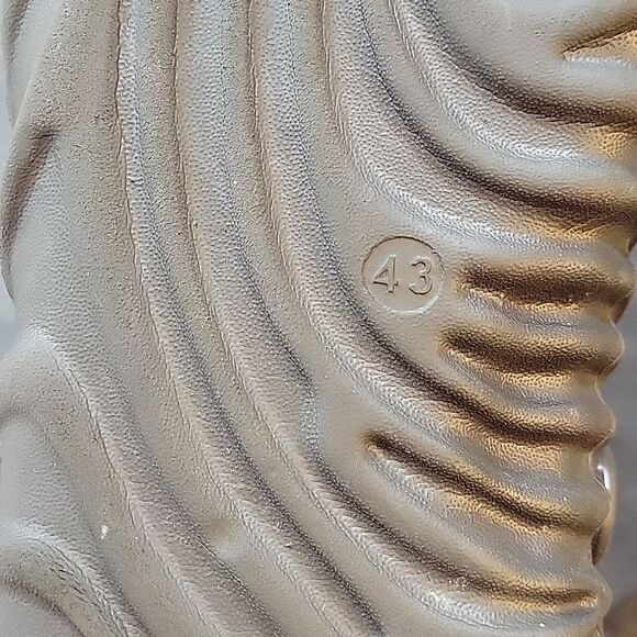 KBREE  SUMMER  PERSONALIZED FINGERPRINT MEN'S CASUAL BEACH OUTDOOR HOLE  SANDAL - Picture 14 of 15